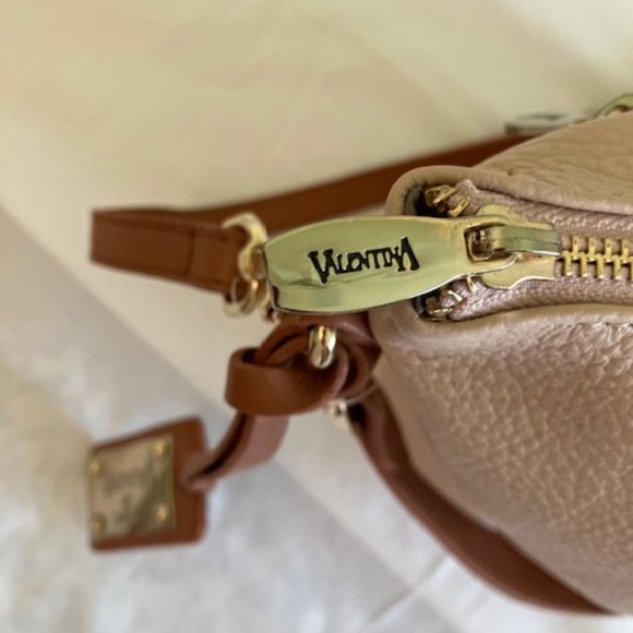 Valentina Blush Leather Bucket Handbag - Picture 10 of 13